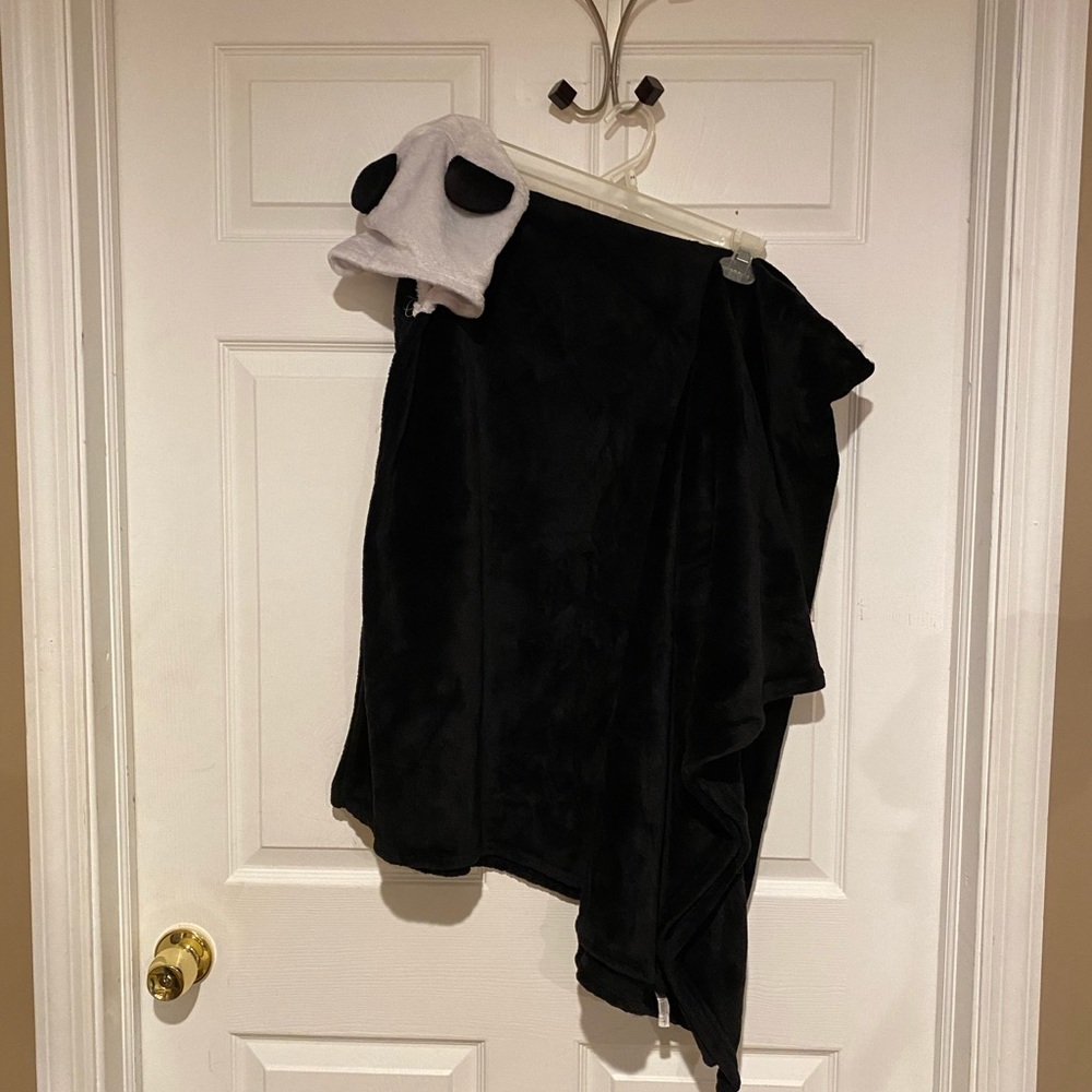 Hooded Panda Blanket